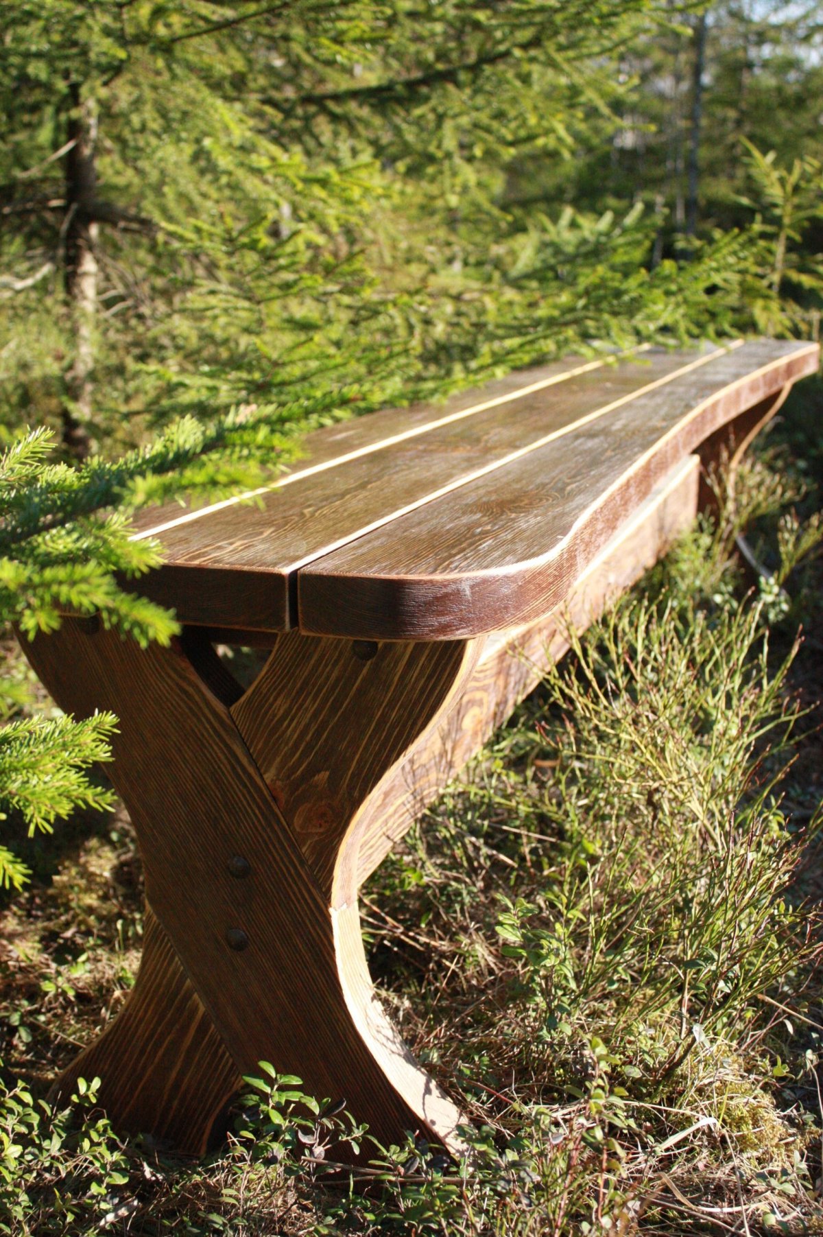 Скамейка из дерева