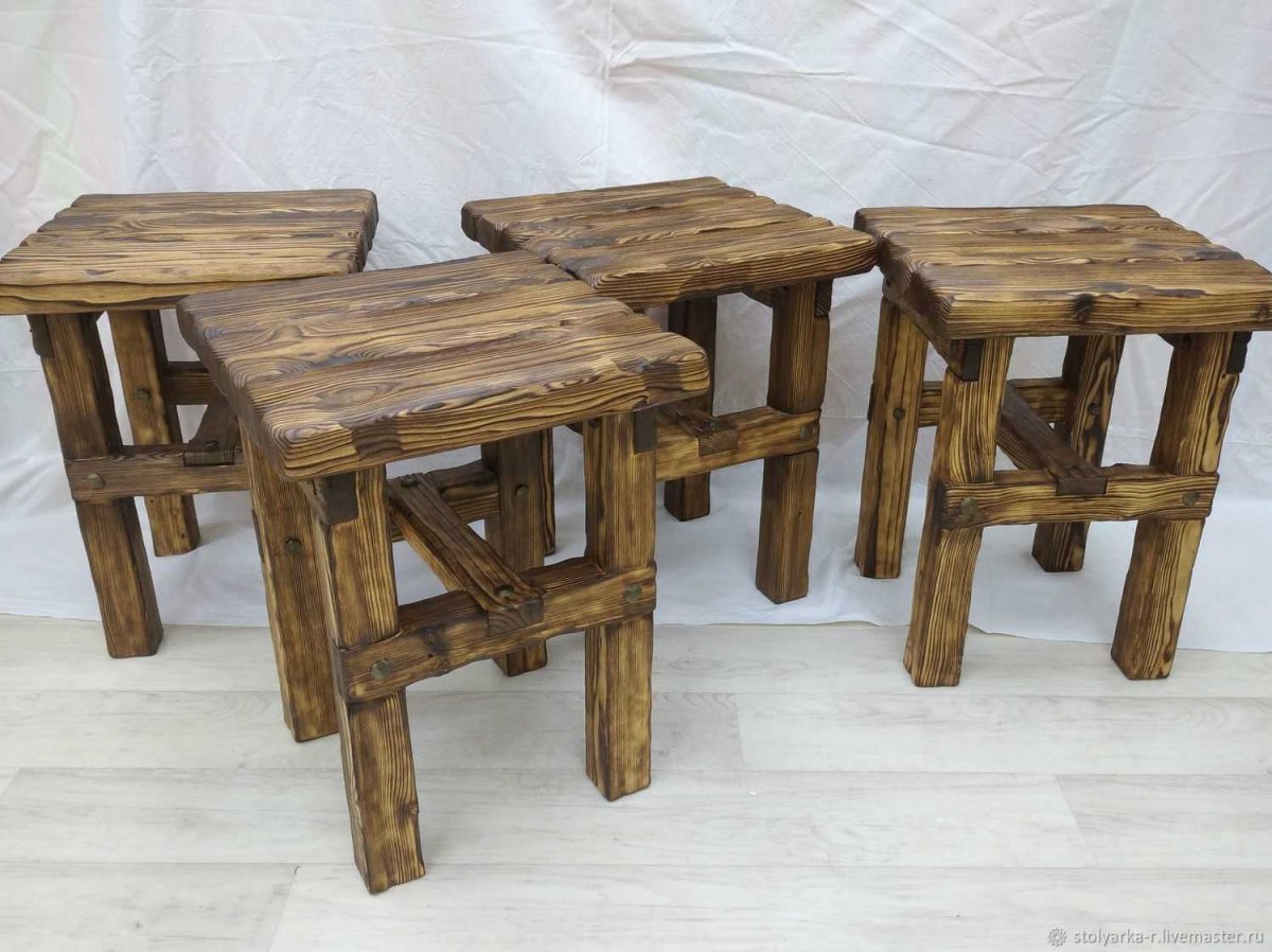 Табуретки из дерева