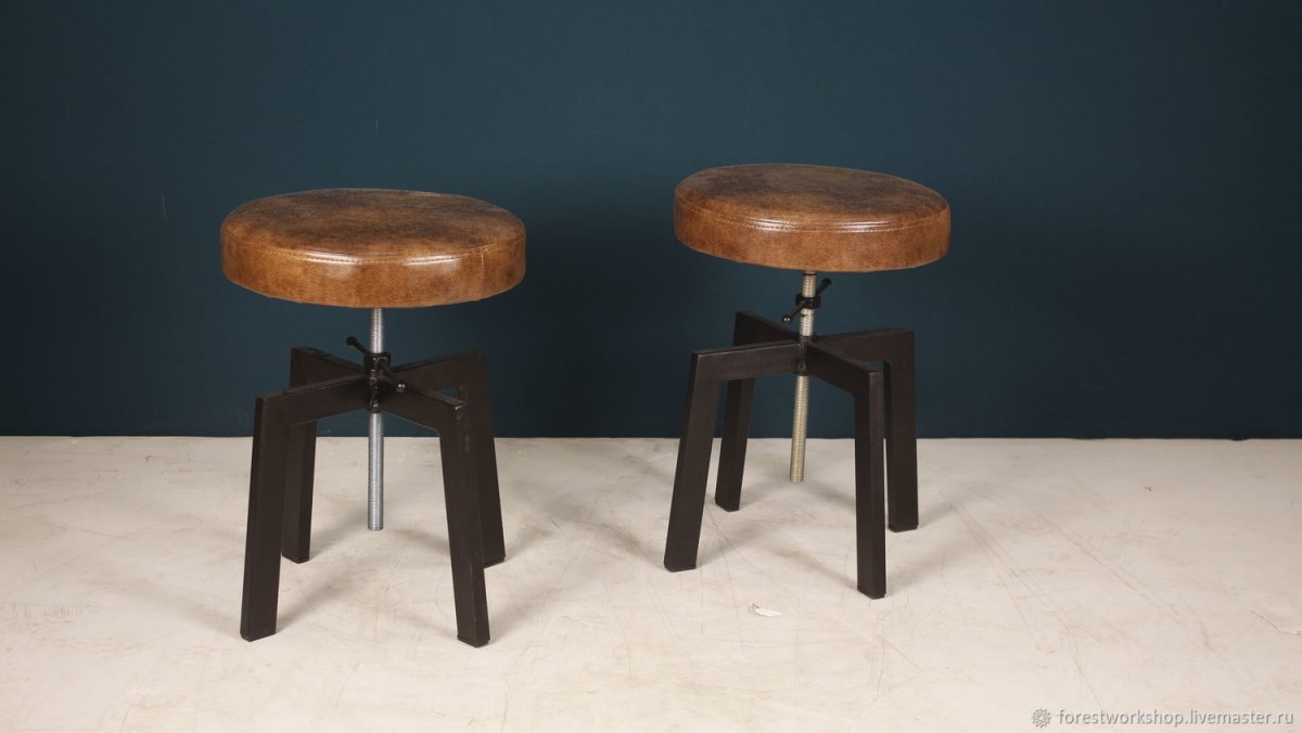 Табуретка с регулоируюшейс вымсотрой