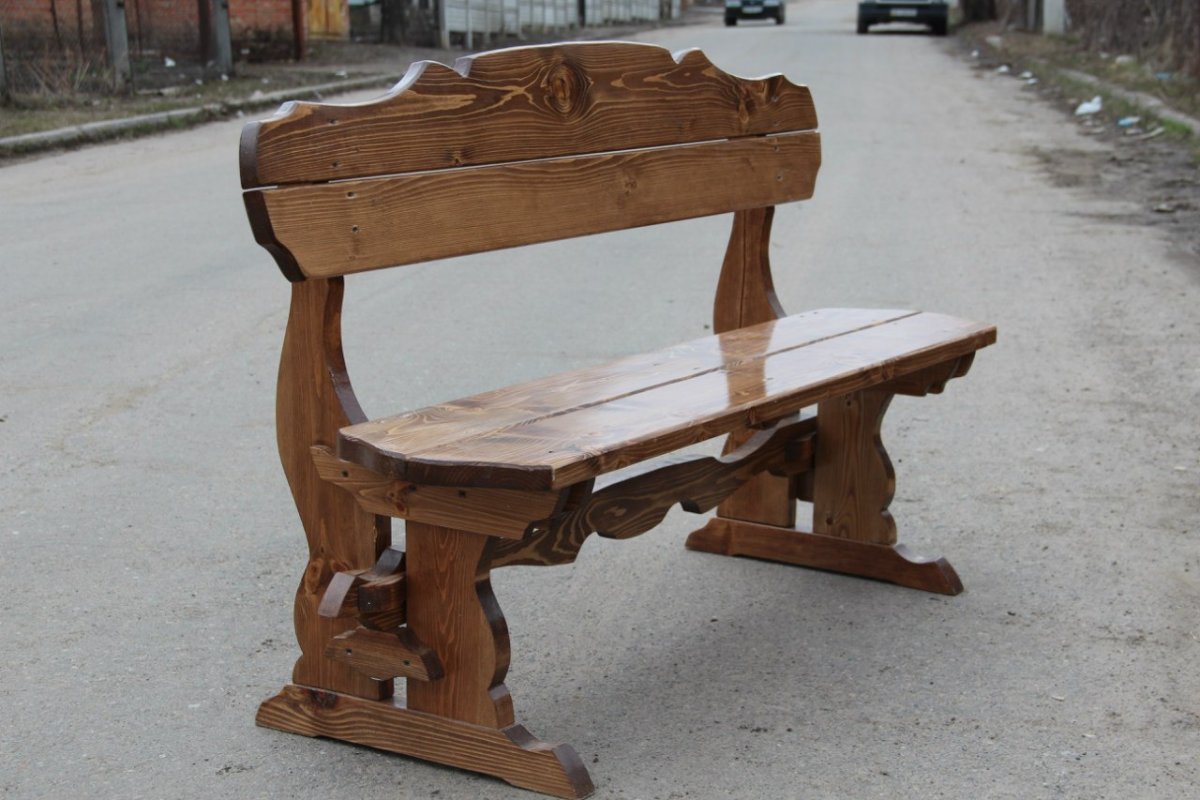 Лавочка деревянная