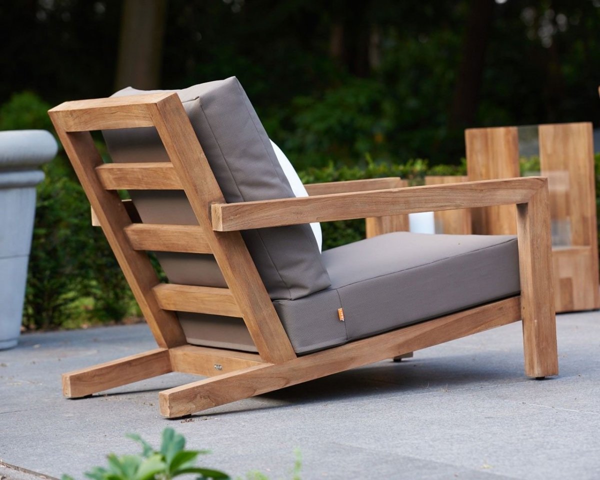 Шезлонг уличный деревянный