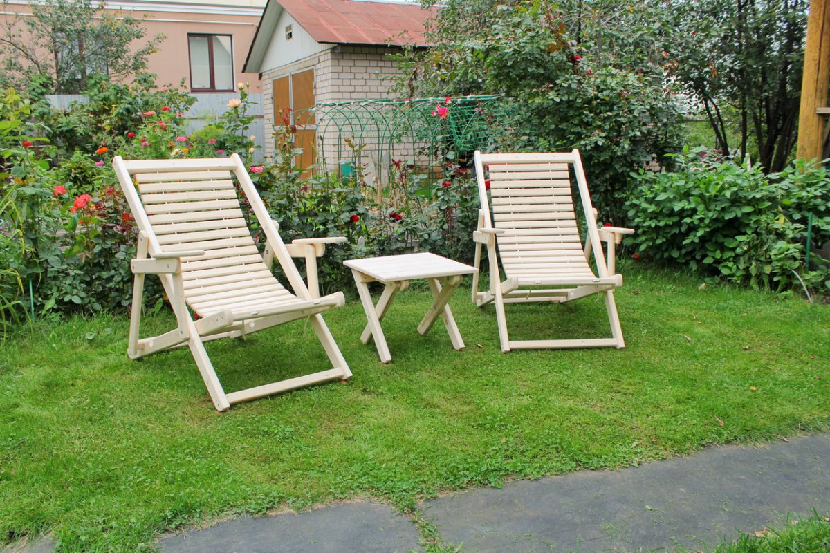 Шезлонг для дачи деревянный