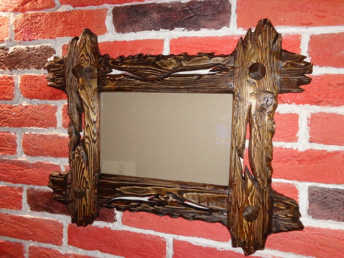 Зеркало в состаренной раме