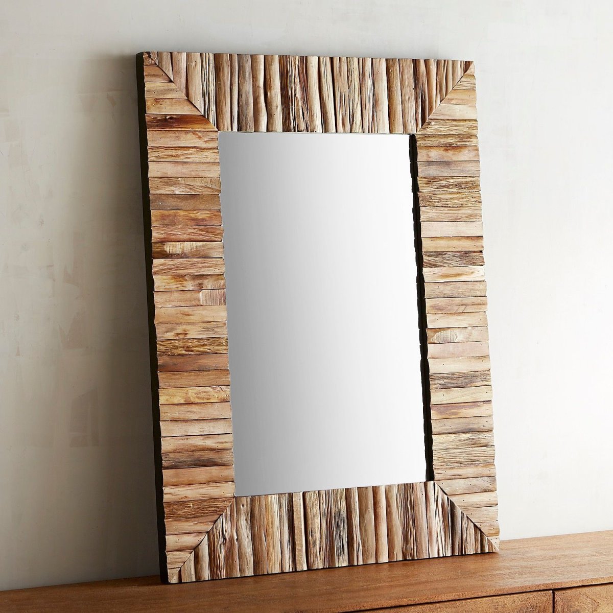 Декоративная рамка для зеркала