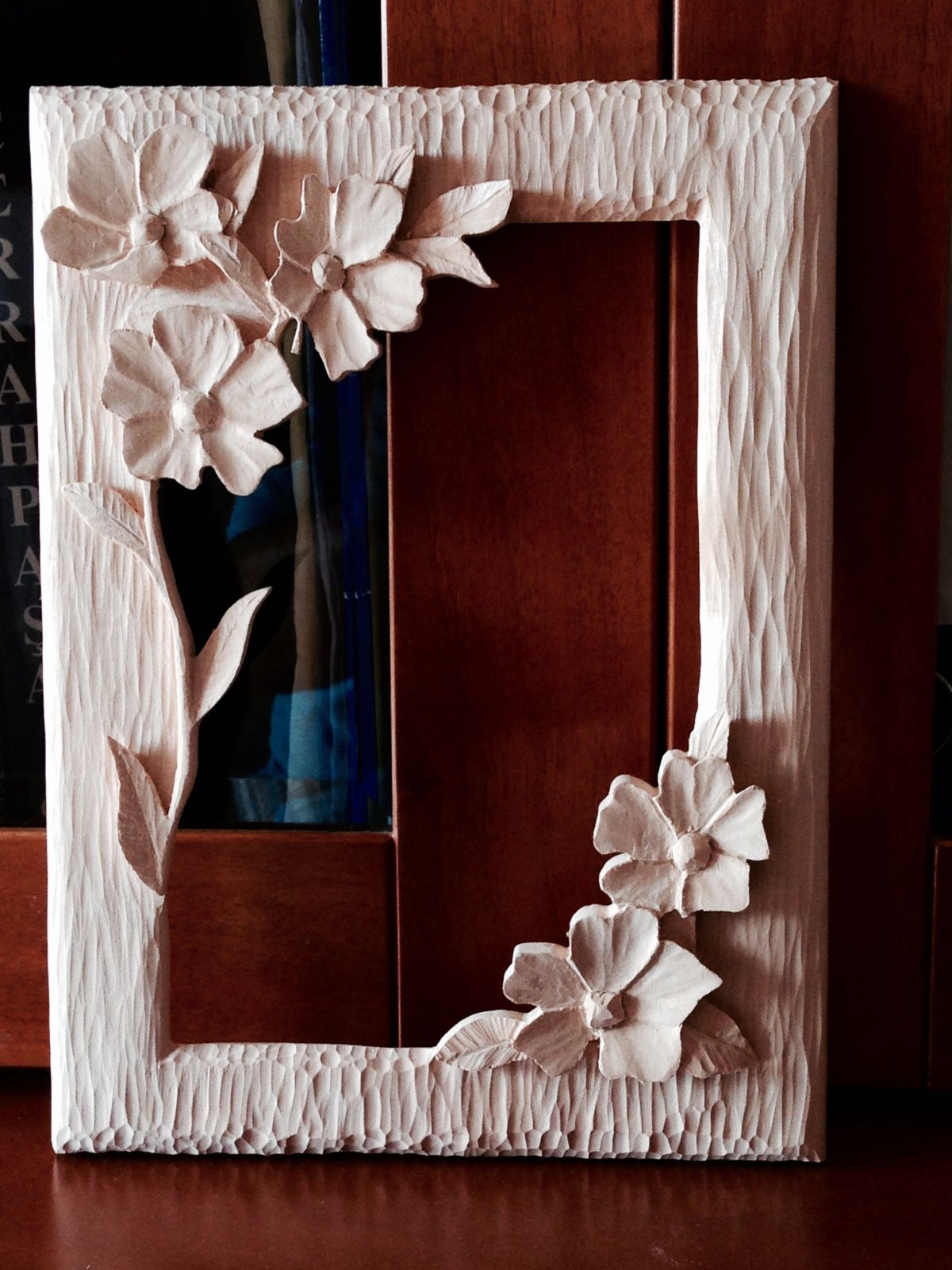 Рамка для зеркала из дерева