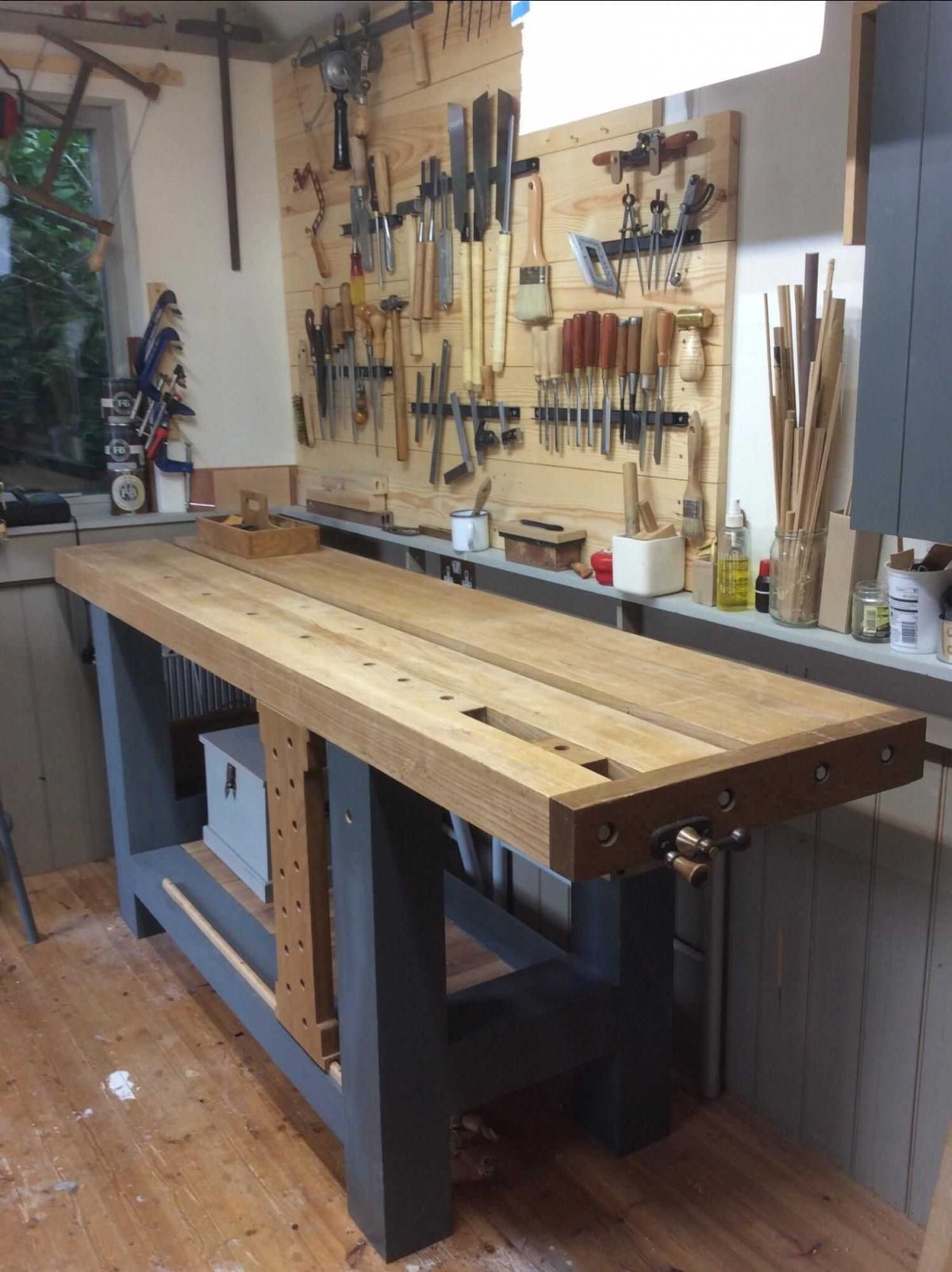 Стол для мастерской