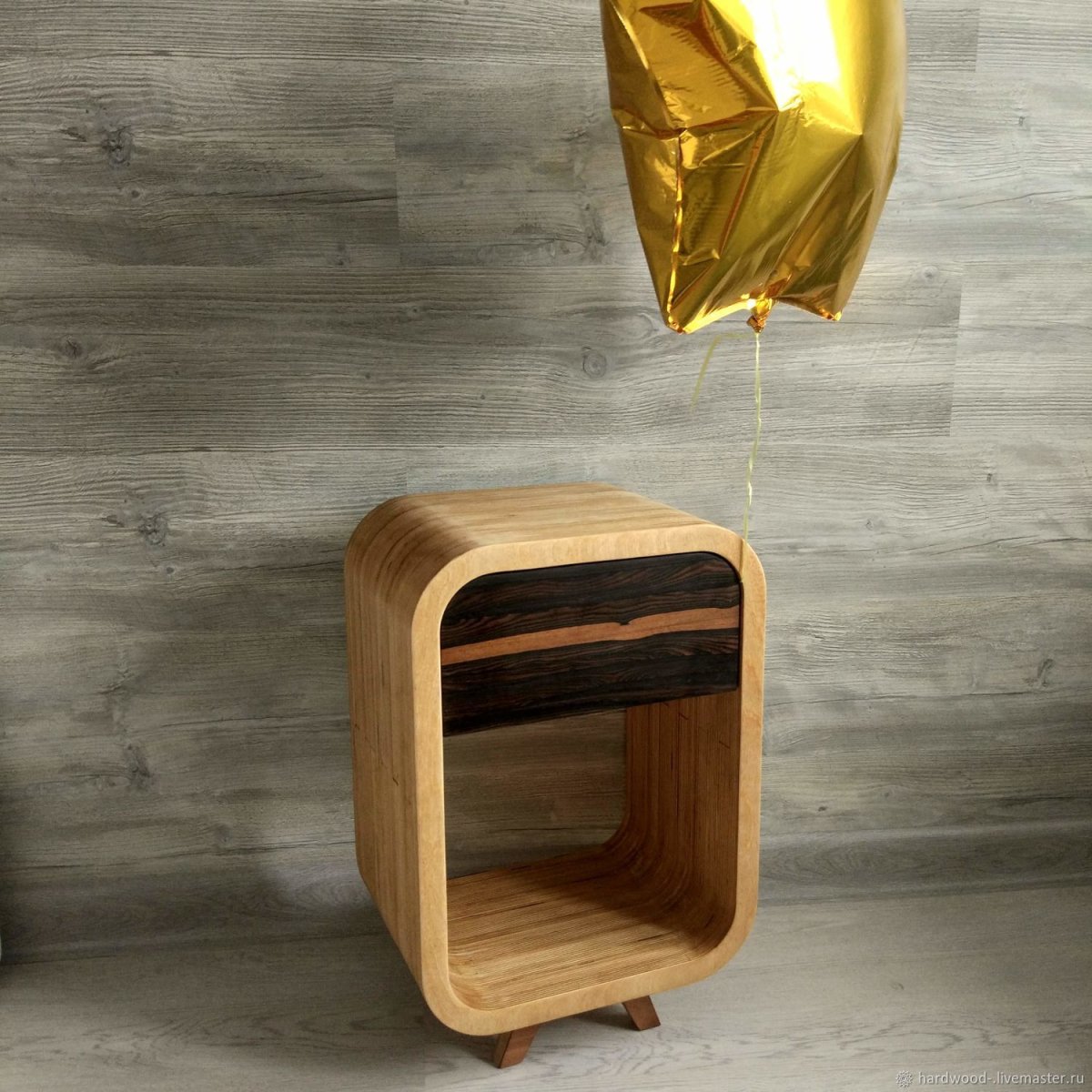 Необычные прикроватные тумбочки