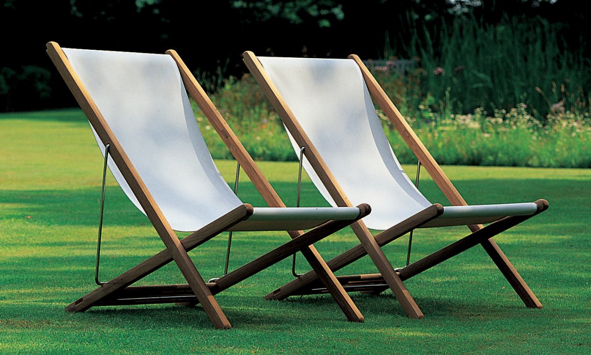 Кресло шезлонг из дерева