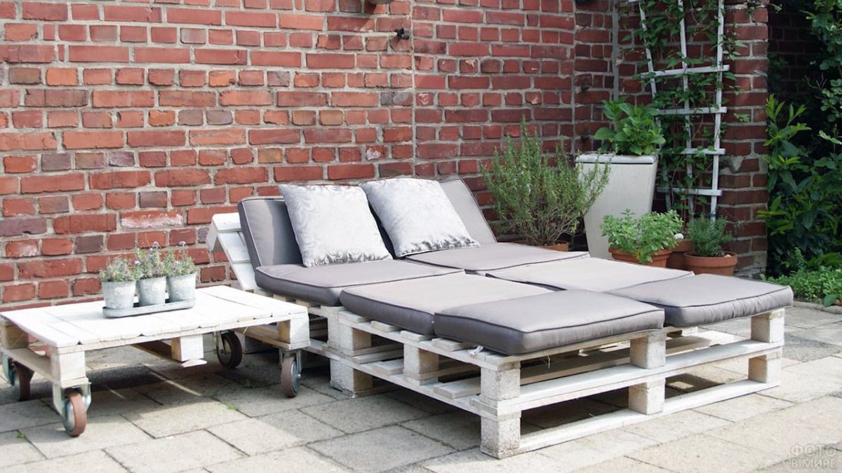 Шезлонг из паллетов