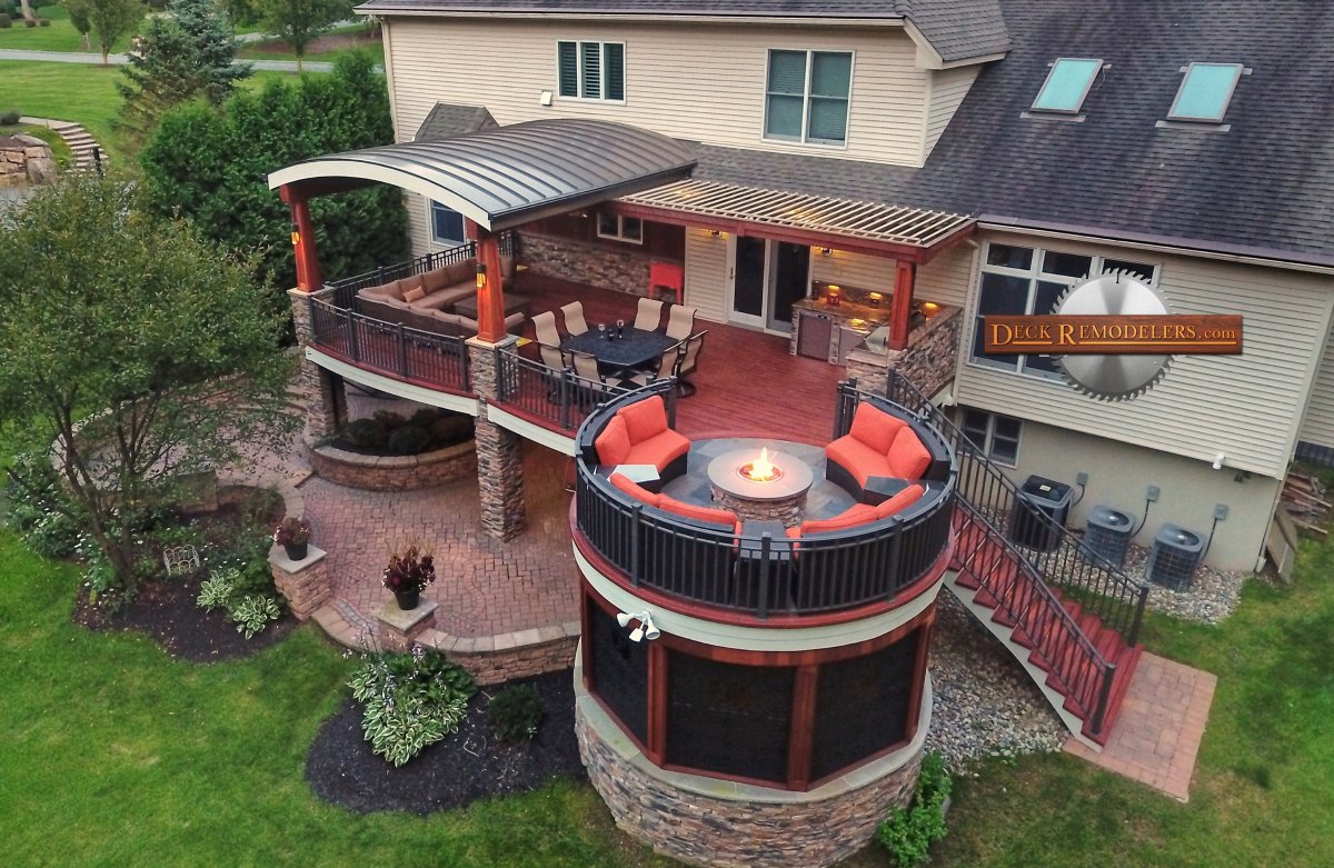 Двухэтажная беседка с мангалом