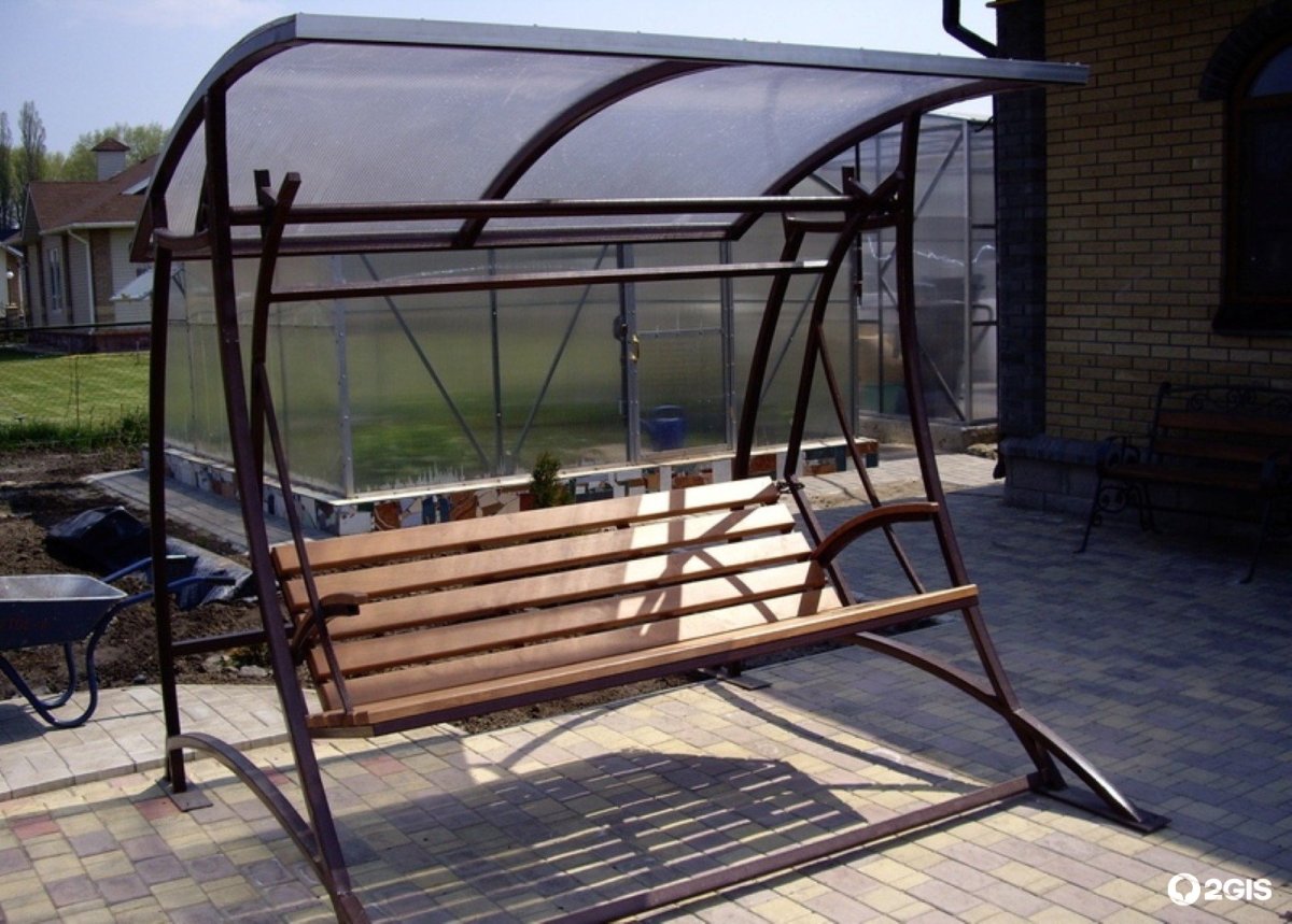 Садовая качеля из металла