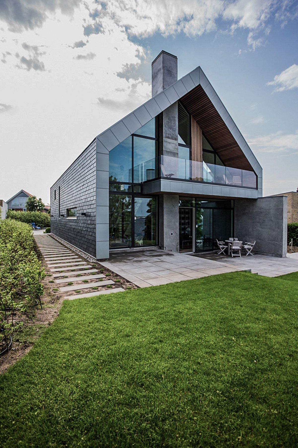 Дом лофт двухэтажный снаружи