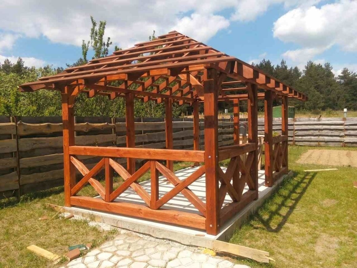 Беседка с мангальной из дерева