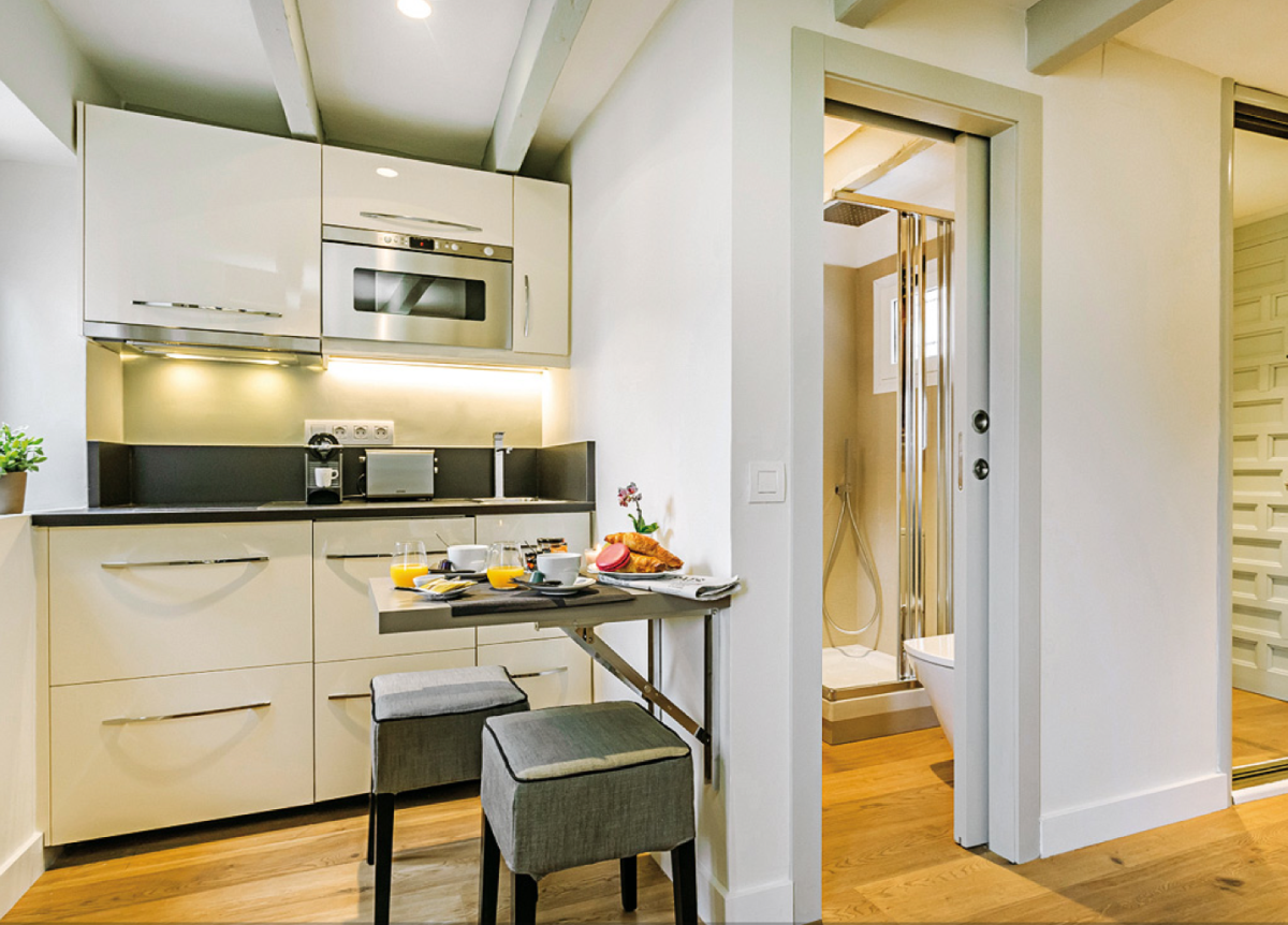 Кухня в маленькой студии