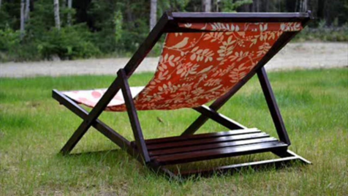 Шезлонг для дачи