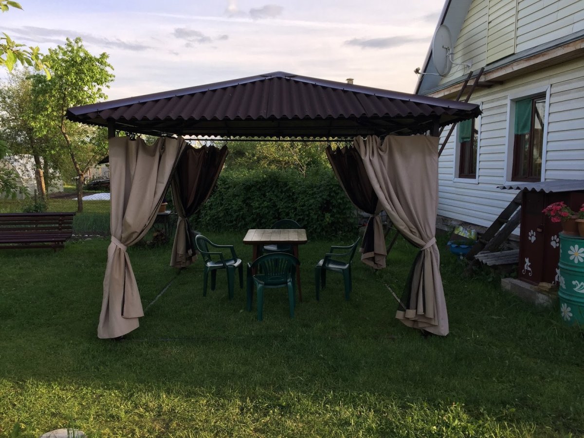 Навес с занавесками