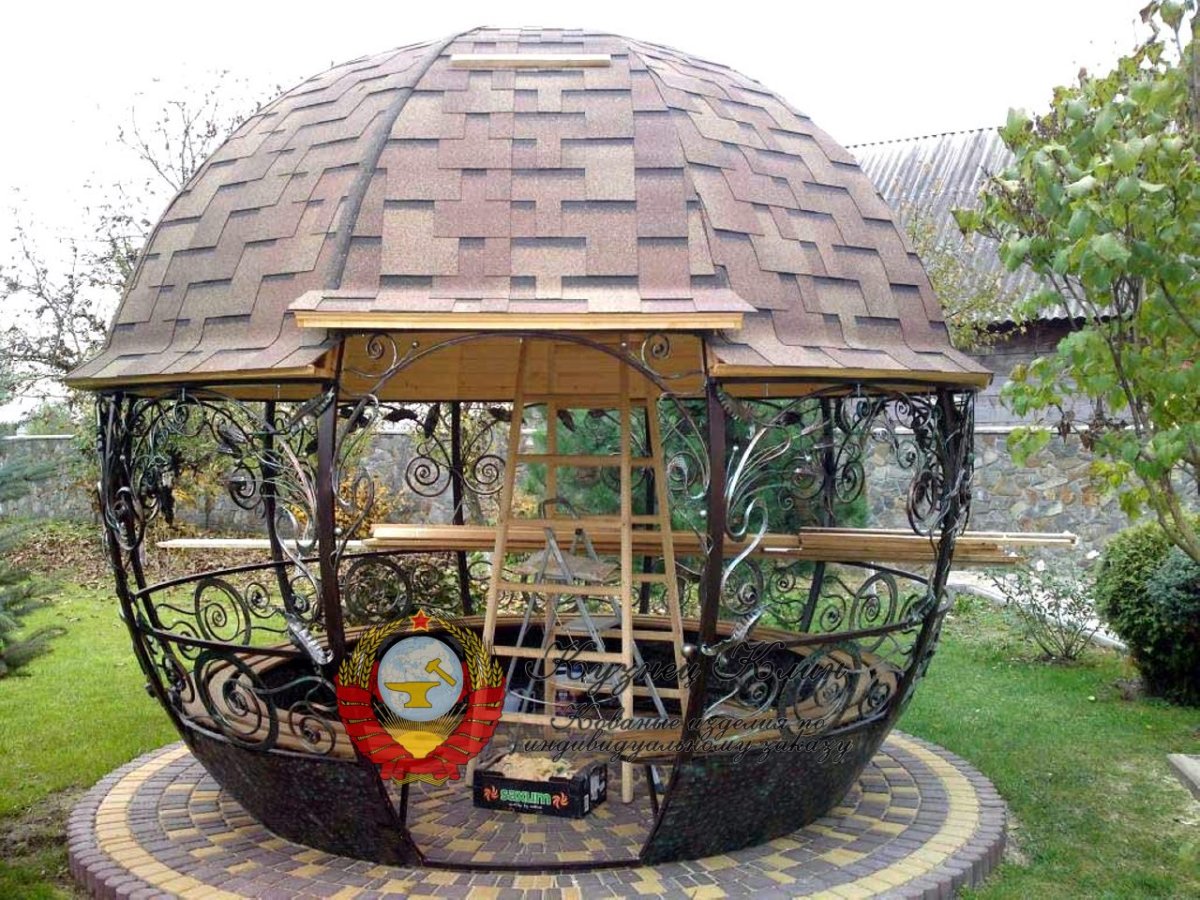 Круглая беседка для дачи
