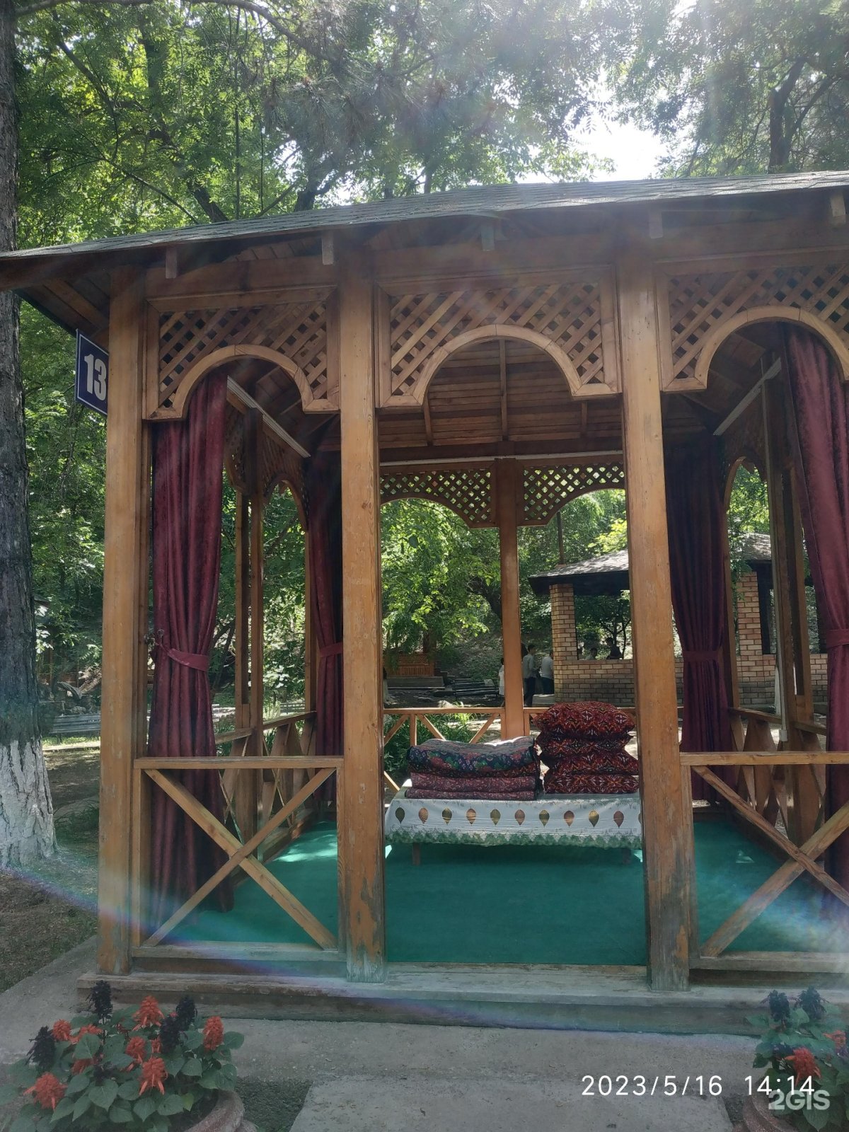Kovanaq besedka