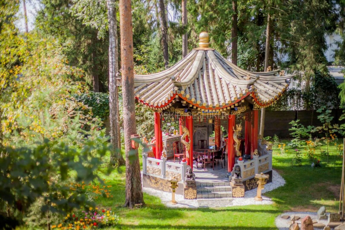Беседка в стиле пагода Япония