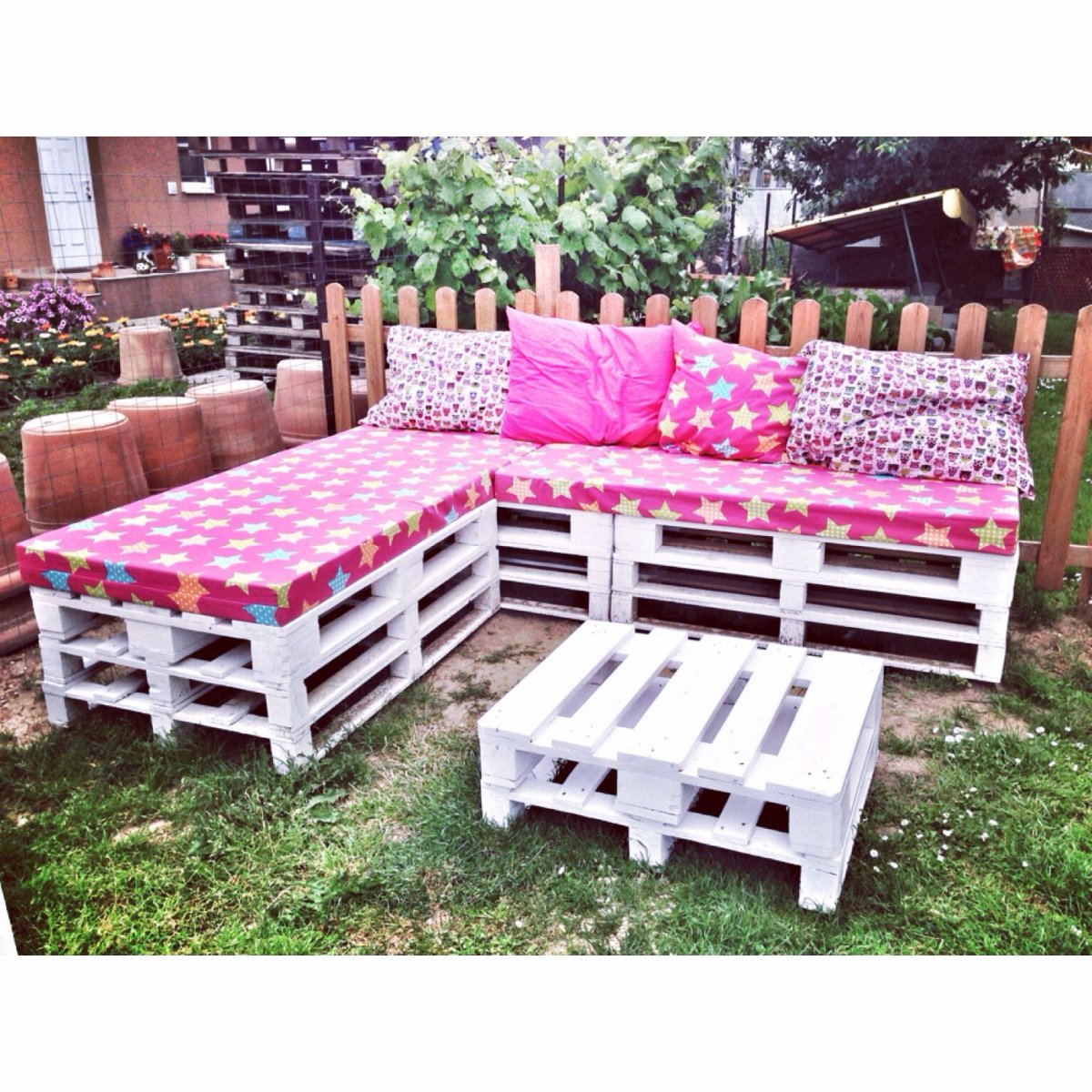 Мебель из поддонов в беседку