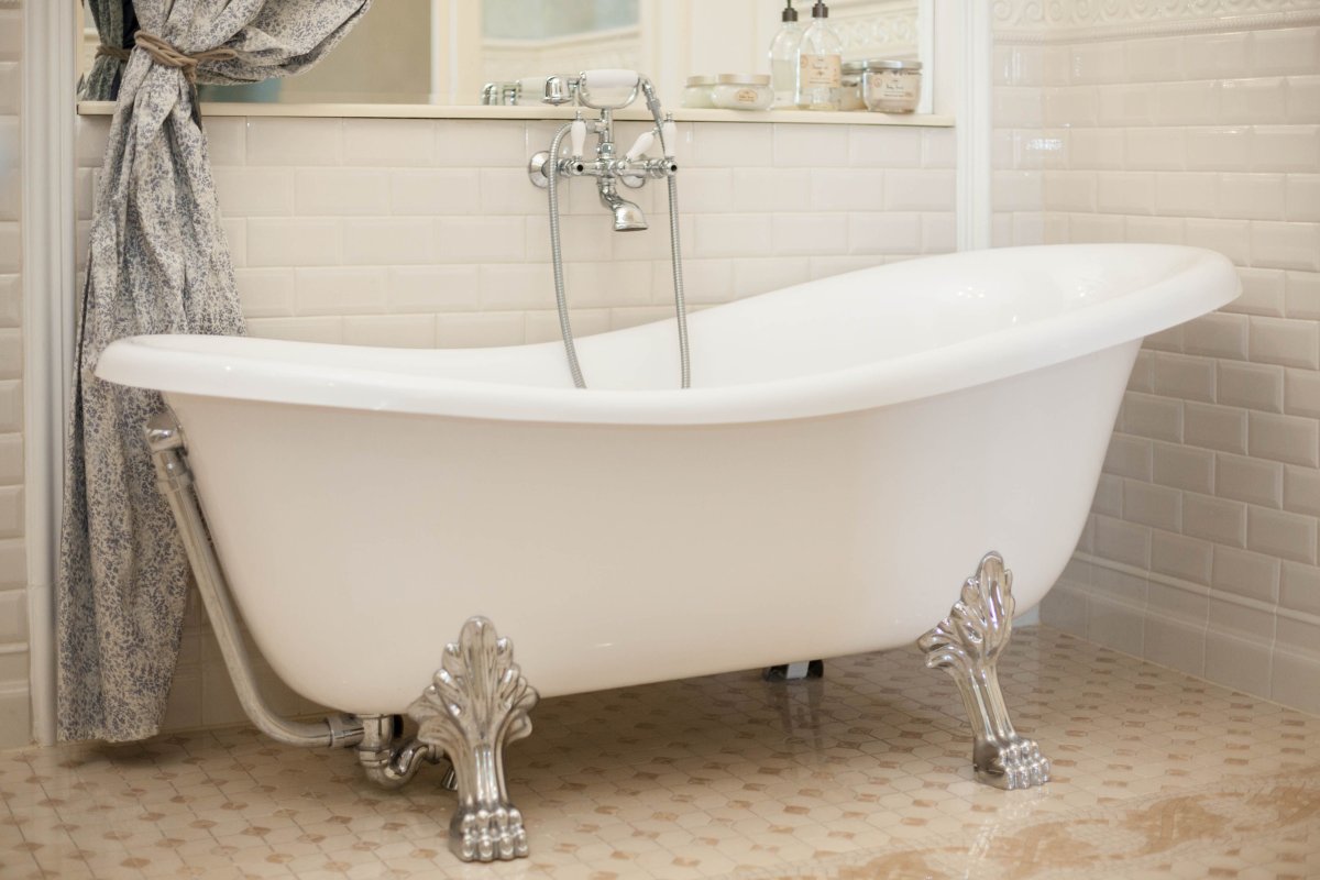 Ванна на ножках в интерьере