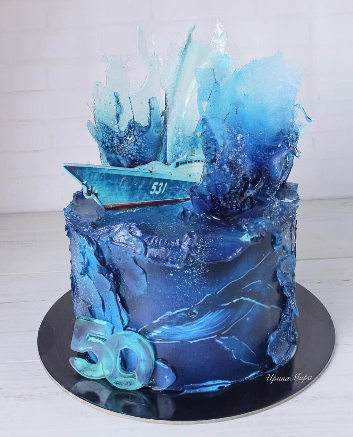 Декор из изомальта для торта