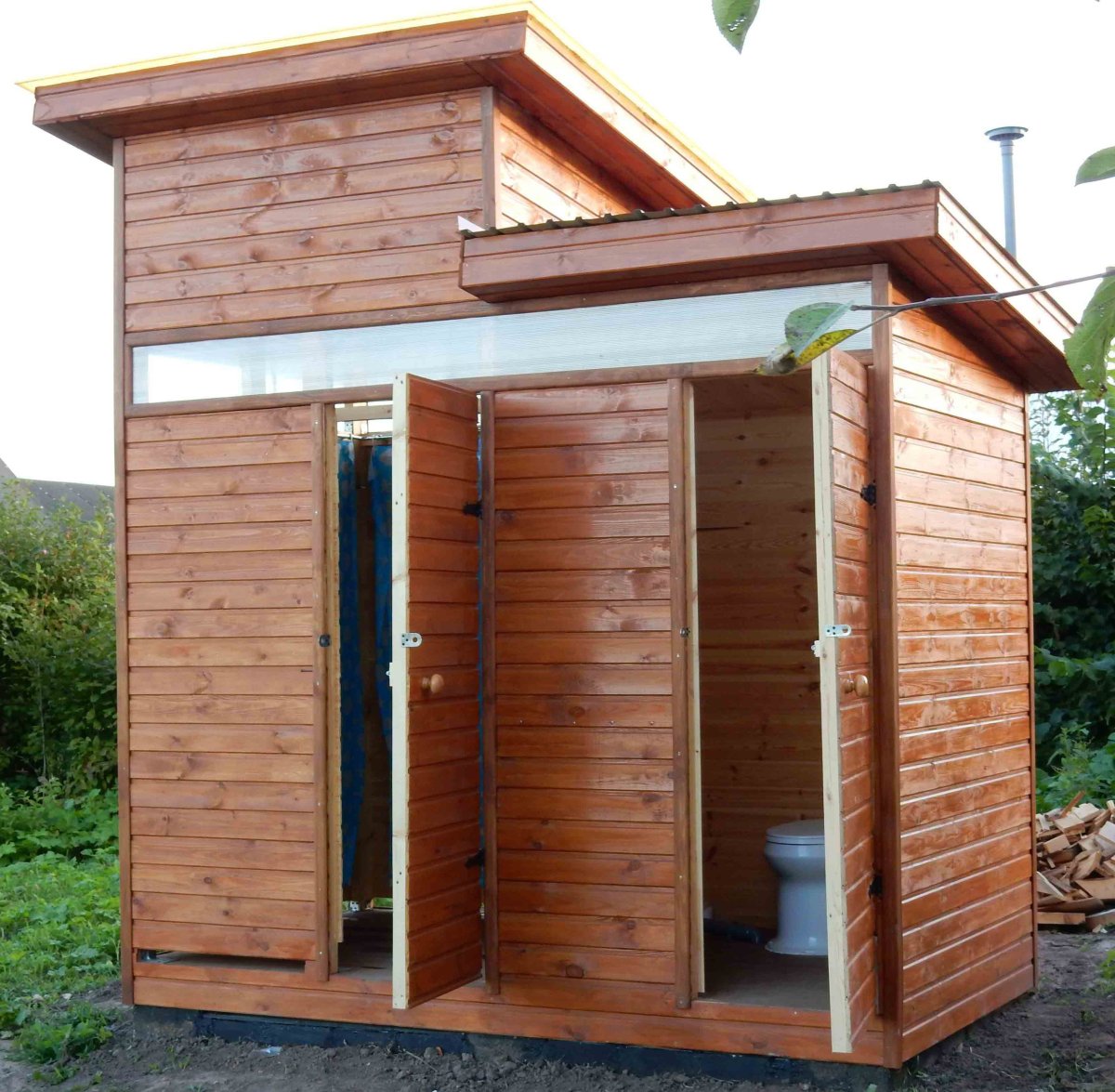 Душ для дачи деревянный