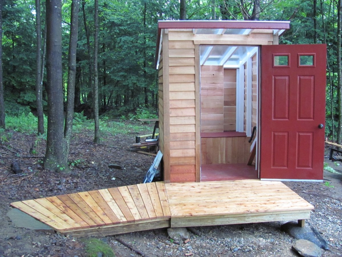 Туалет дачный