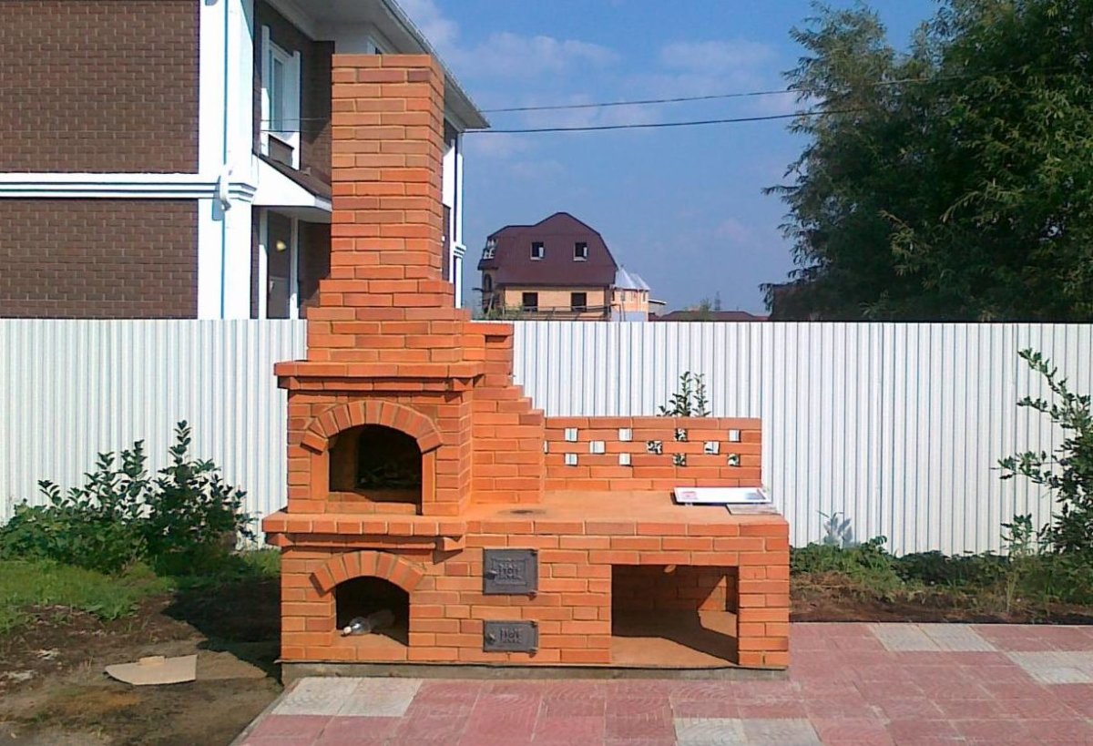Уличный мангал из кирпича