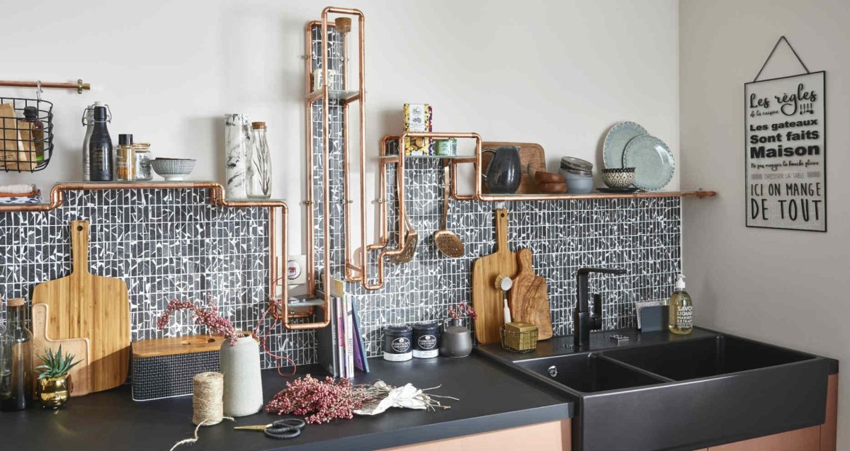 Декорирование газовой трубы на кухне