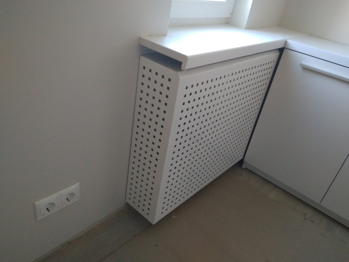 Экран под батарею Леруа