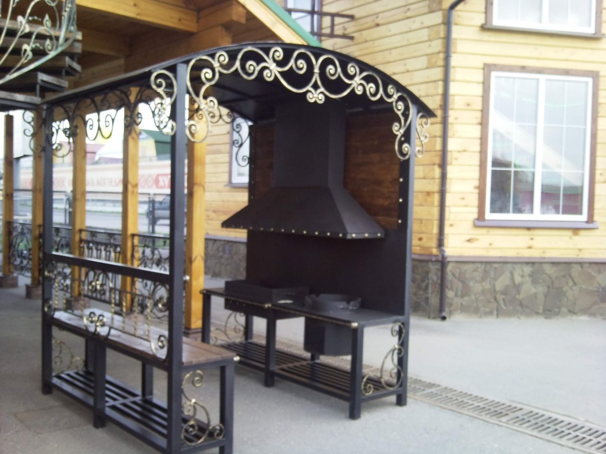 Кованый уличный мангальный комплекс Голубицкая