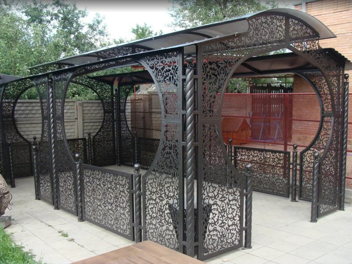 Красивые кованые беседки