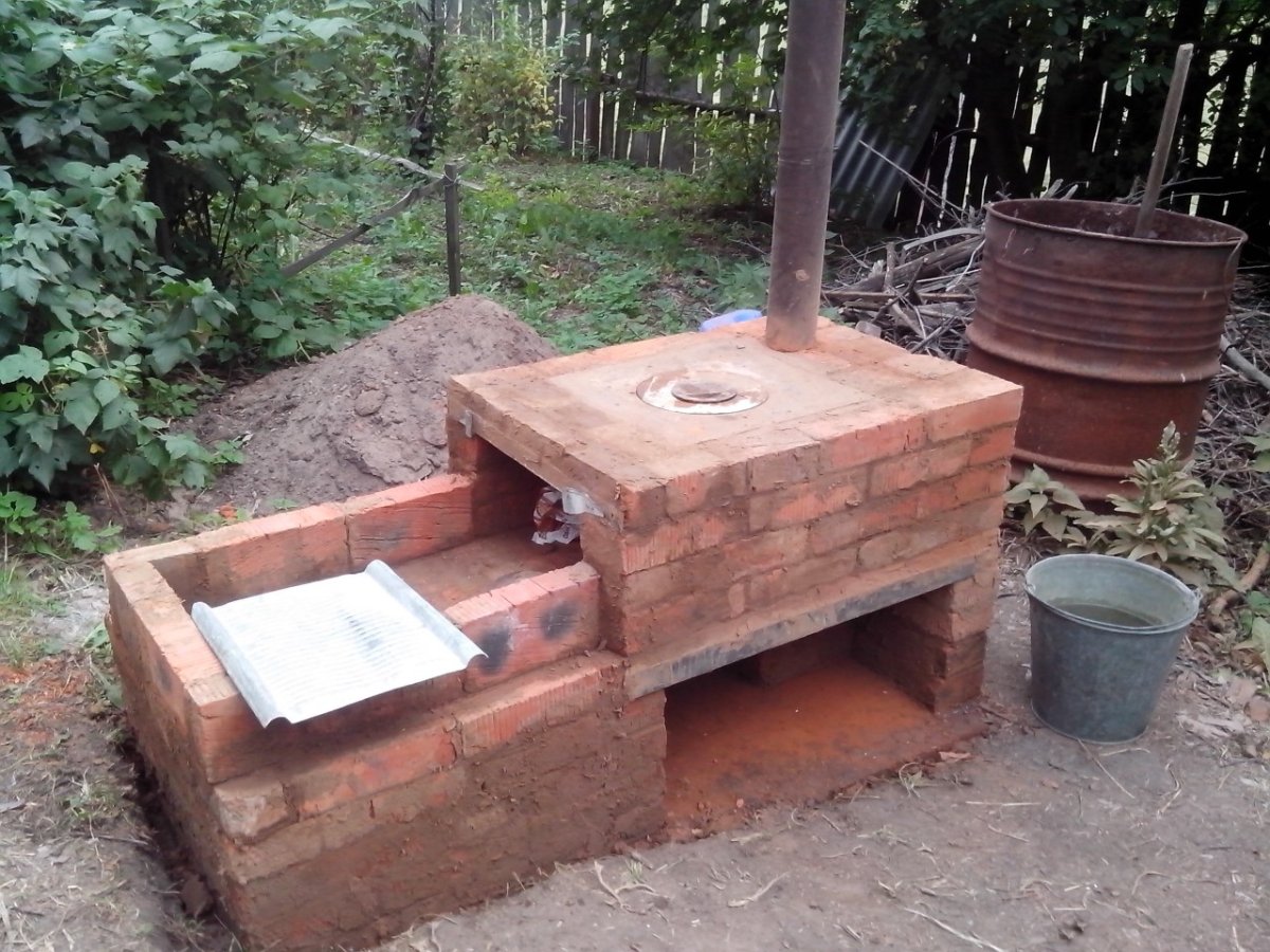 Печка-мангал из кирпича для дачи