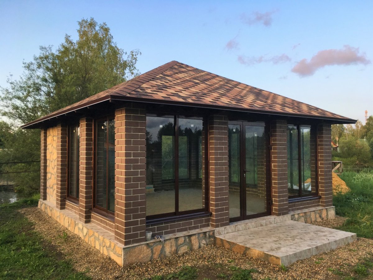 Летняя закрытая беседка с мангалом 4на4