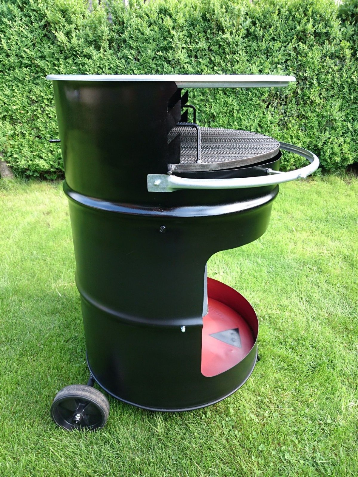 Гриль барбекю из бочки