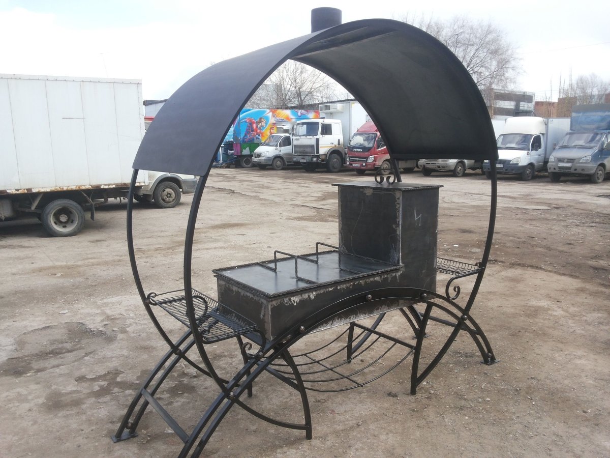 Взр 2451 мангал с крышей "Grill area"