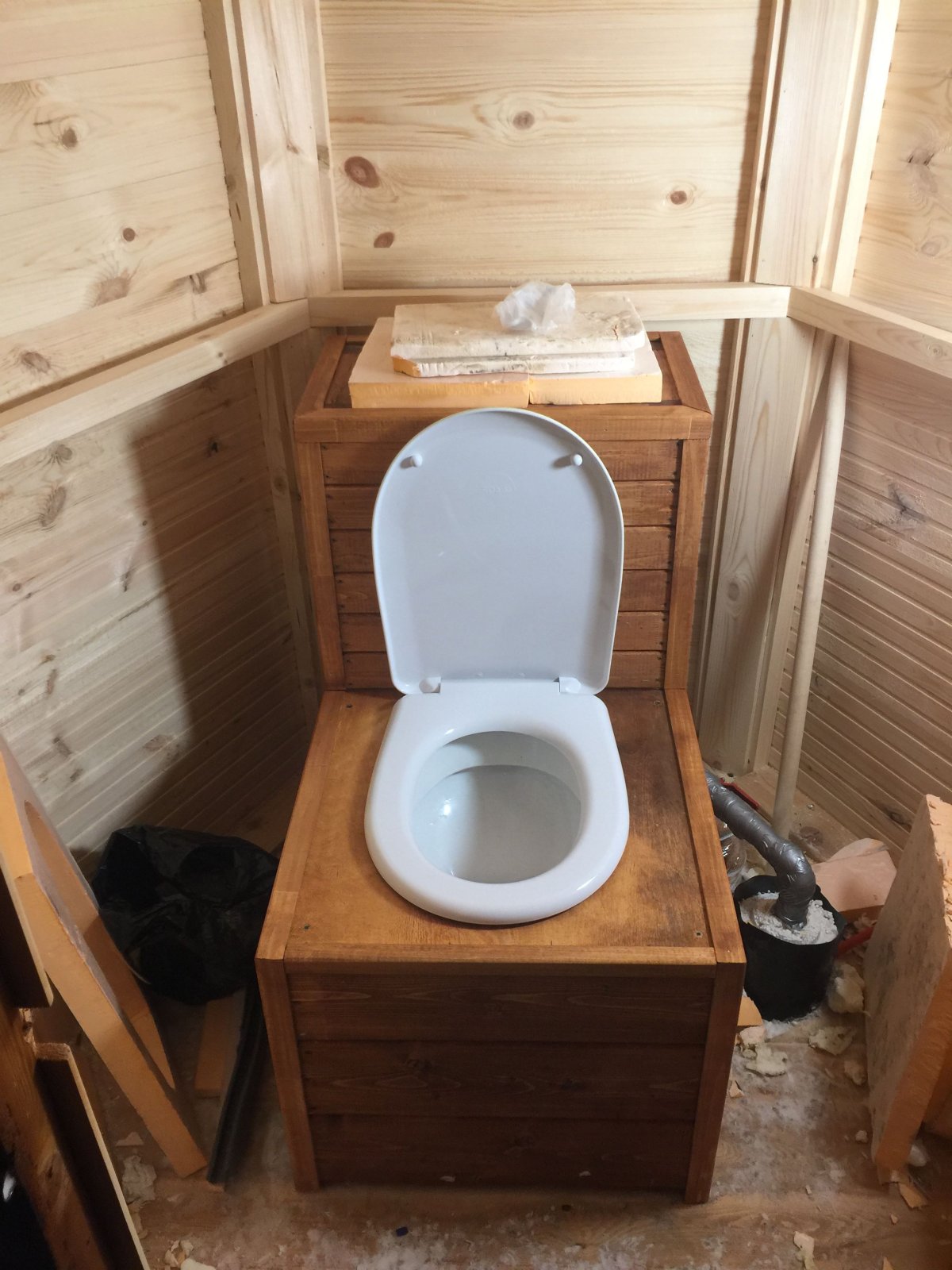 Деревянный унитаз