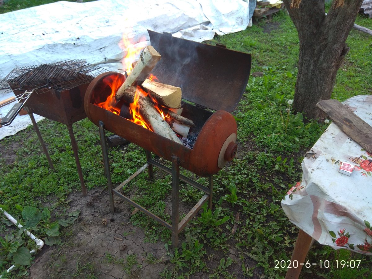 Необычный мангал из газового баллона