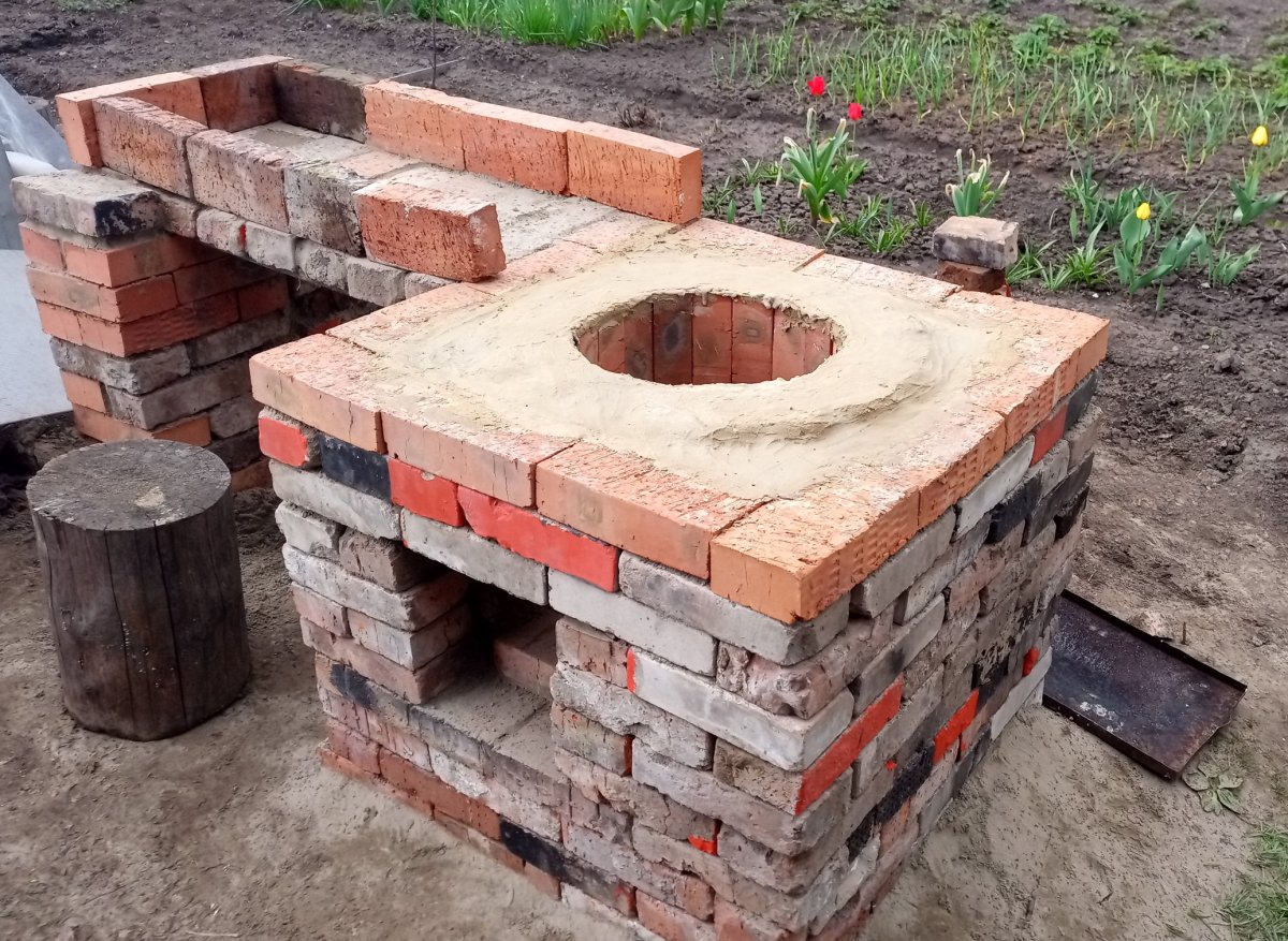 Уличные печи и мангалы из кирпича