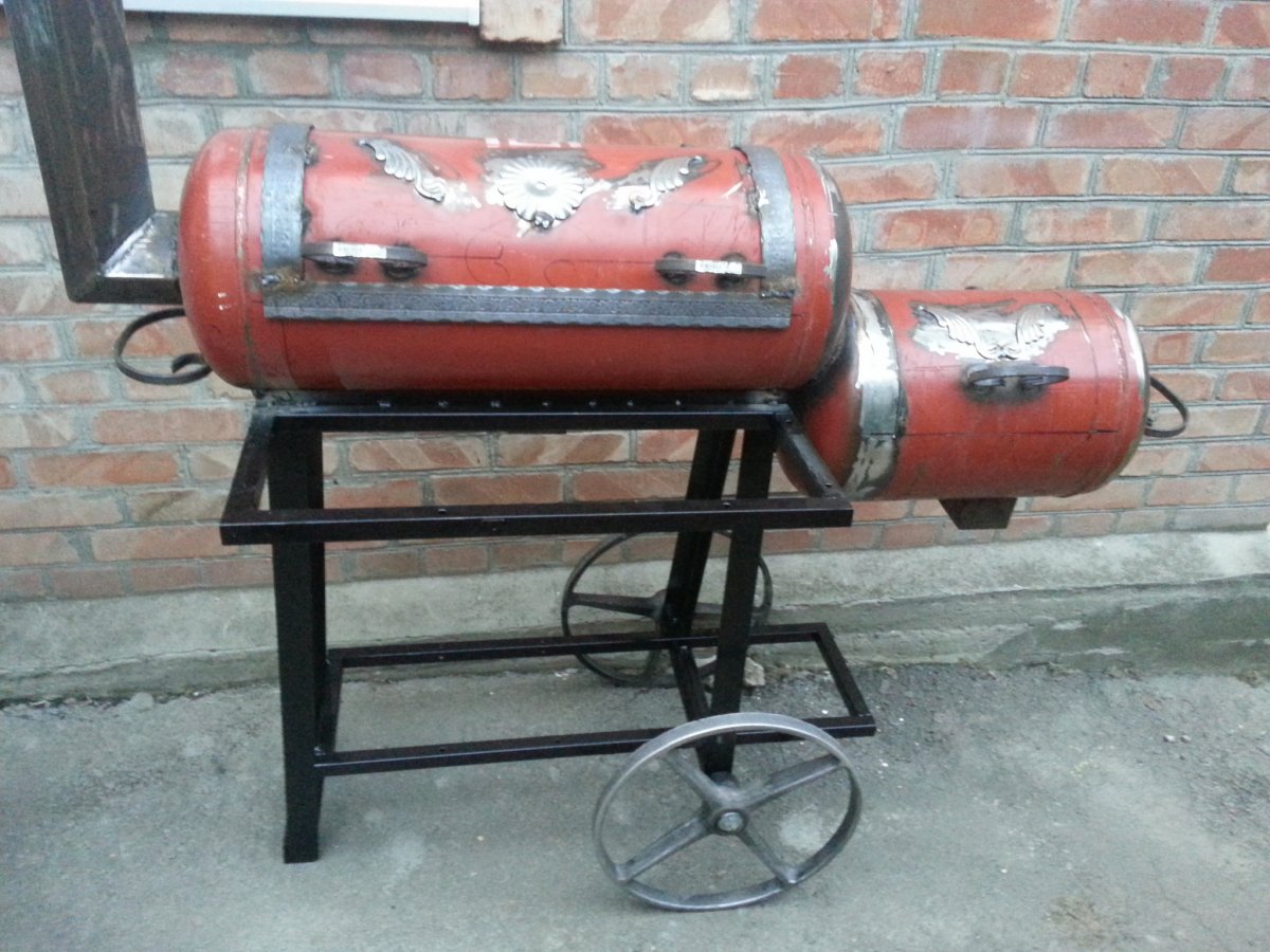 Смокер из газовых баллонов с коптильней