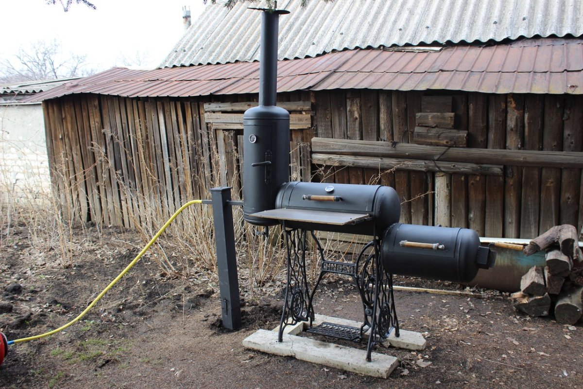 Мангал из газового баллона с коптильней