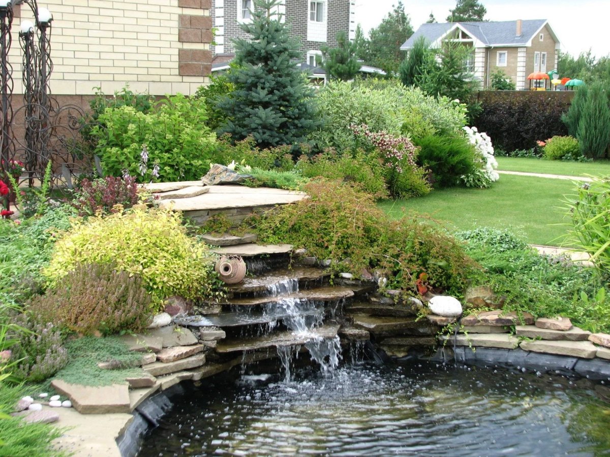 Ландшафт участка с прудиком