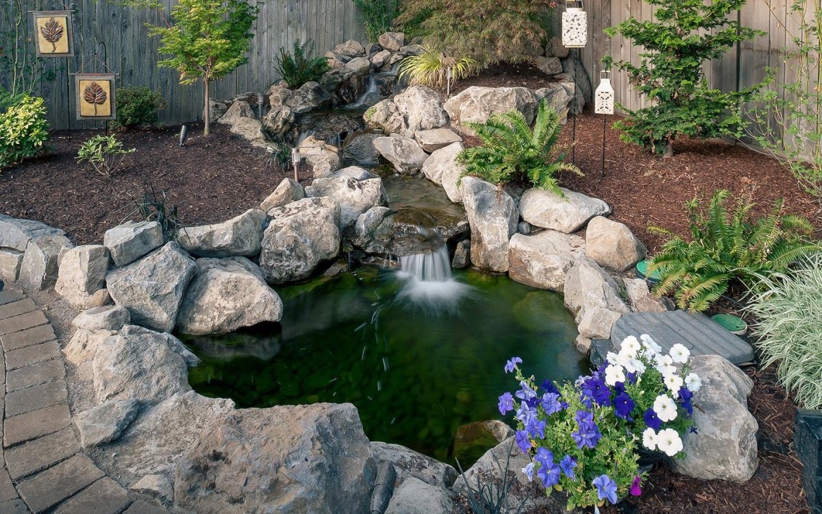 Рокарий с водным каскадом