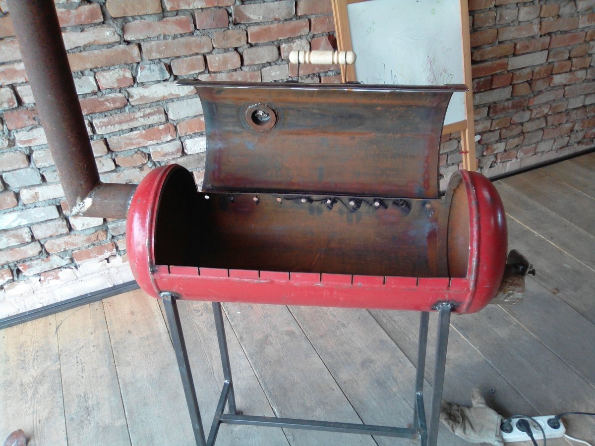 Мангал барбекю из автомобильных запчастей