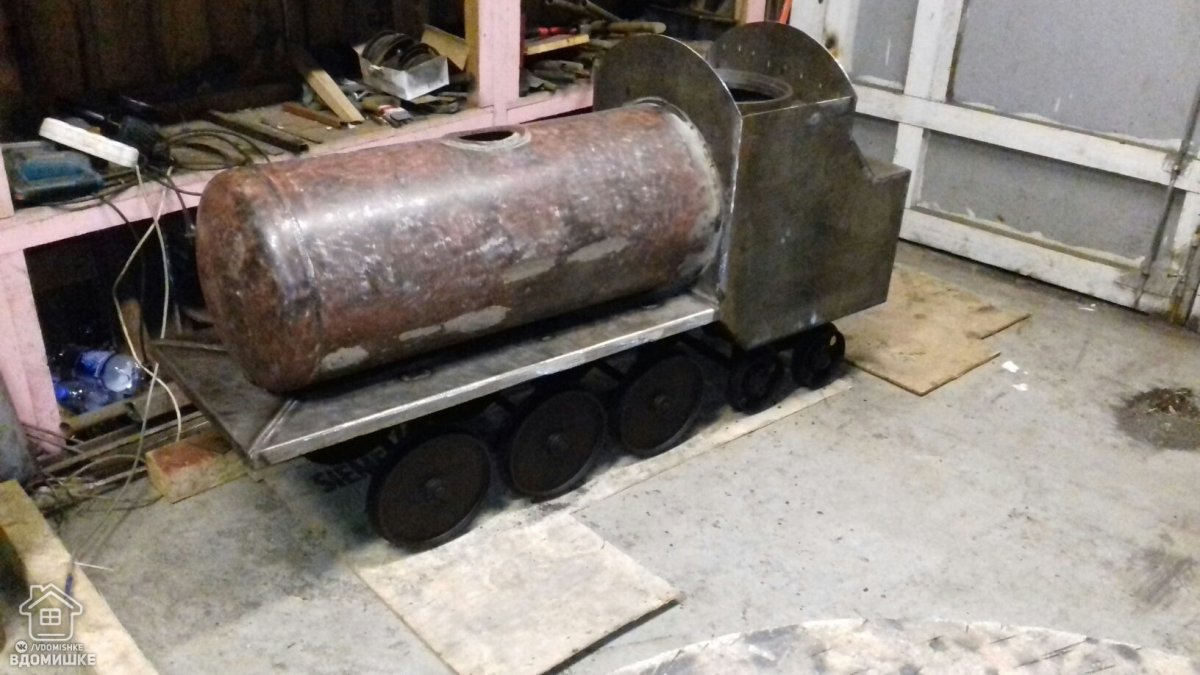 Мангал паровоз из газового баллона