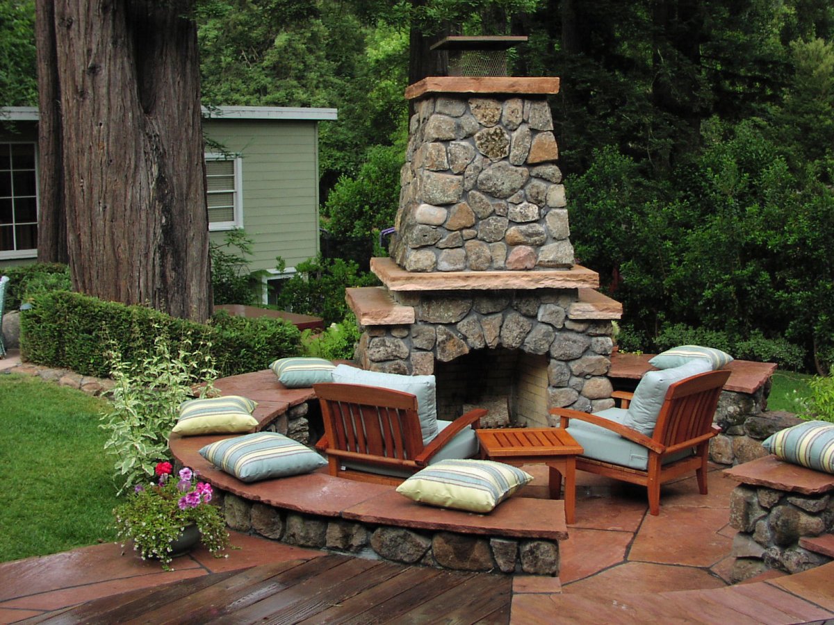 Уличный камин барбекю