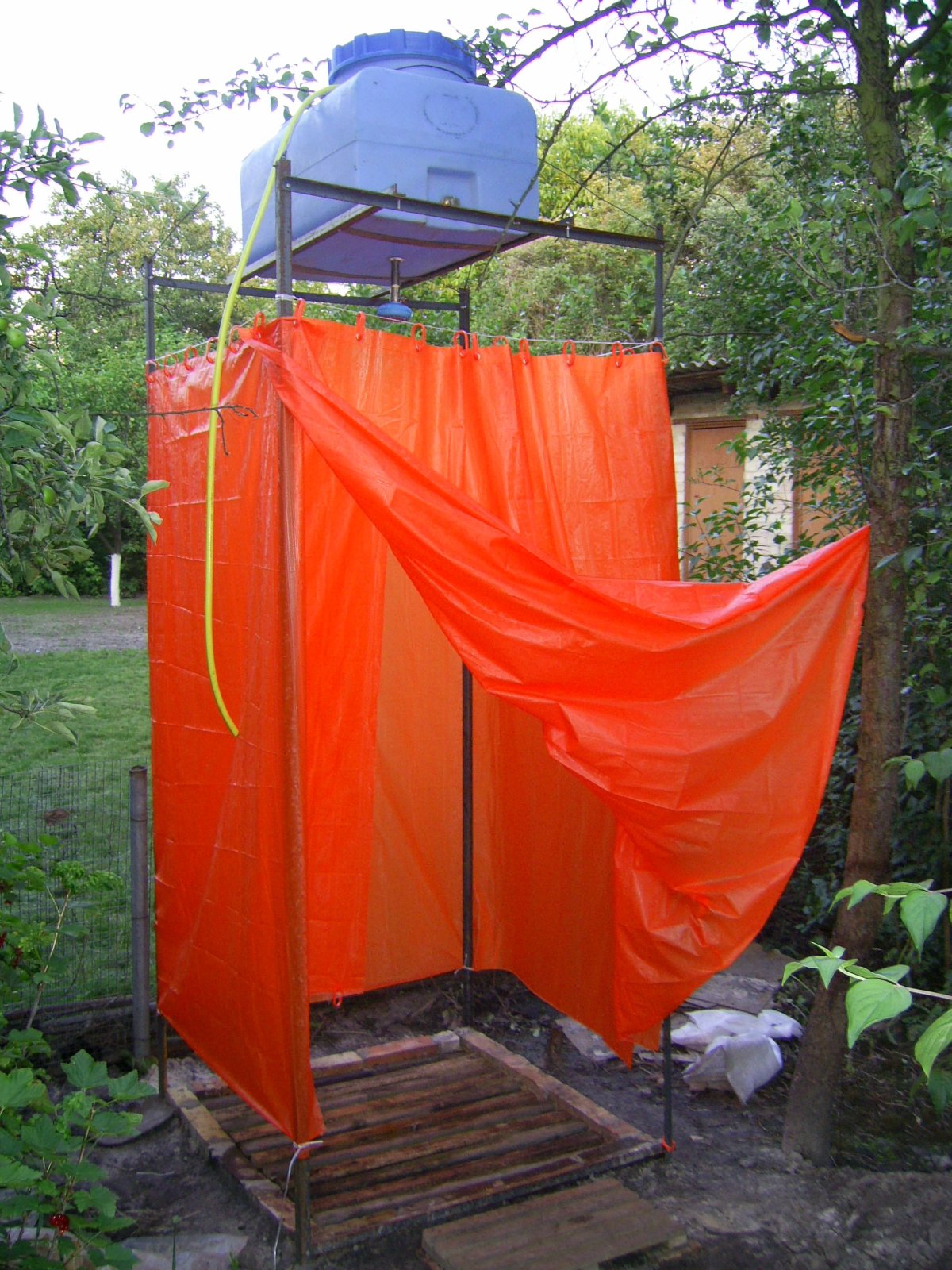 Летний душ для дачи