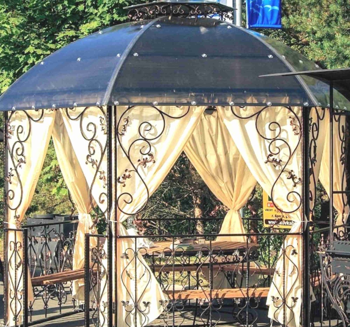 Красивые кованые беседки