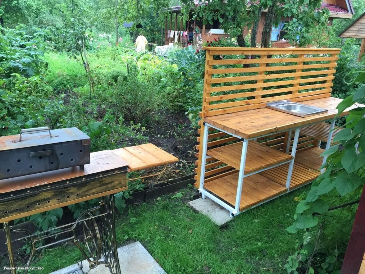 Уличный умывальник из поддонов